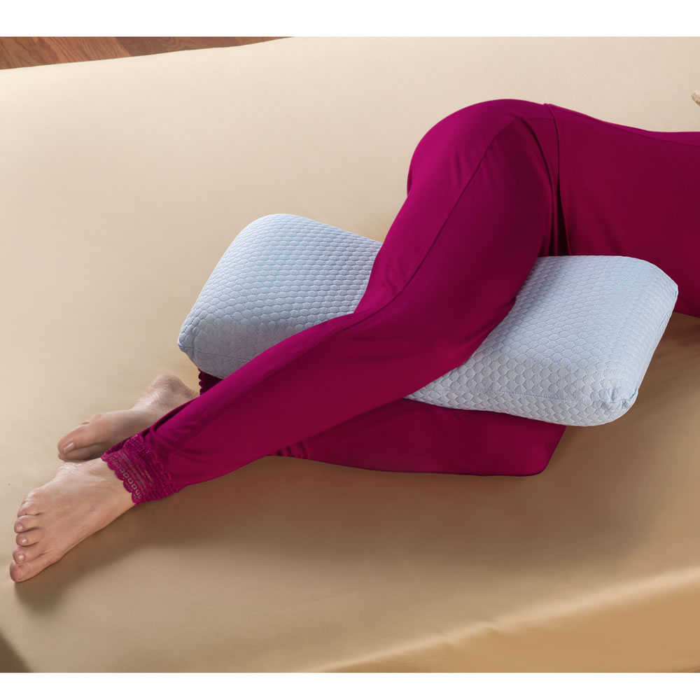 The Hip And Knee Oversized Comfort Pillow Hammacher Schlemmer