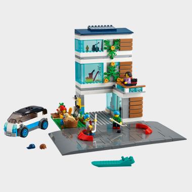 The LEGO City Family House