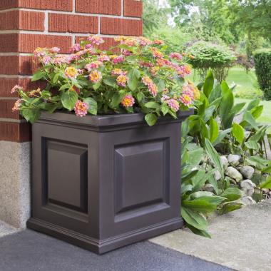 The Nantucket Planter (16