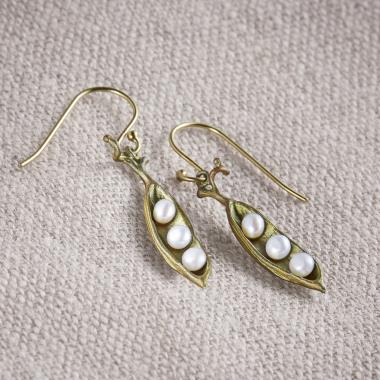 The Bonds Of Family Pearl Earrings