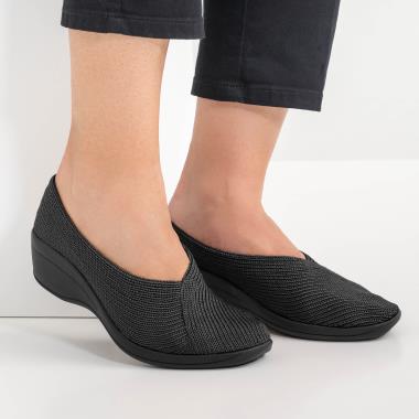 Bunion Comfort Socks - Hammacher Schlemmer