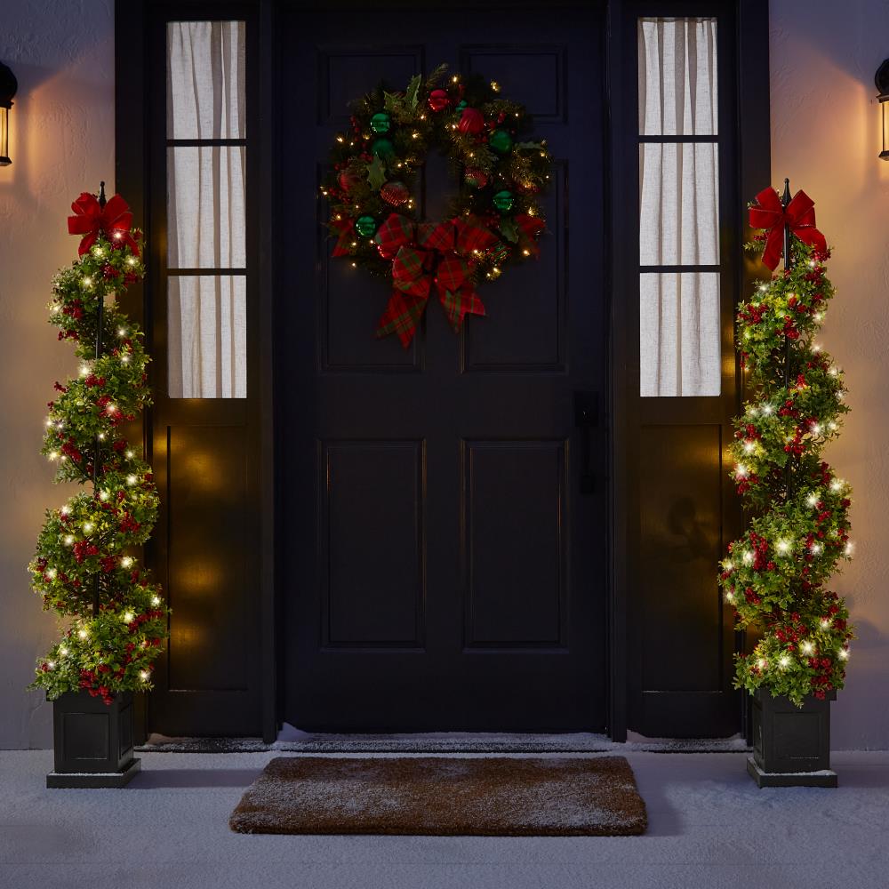 The 5' Christmas Twinkling Topiary - Hammacher Schlemmer