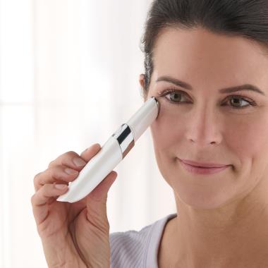 The Crow's Feet Reducing Eye Massager