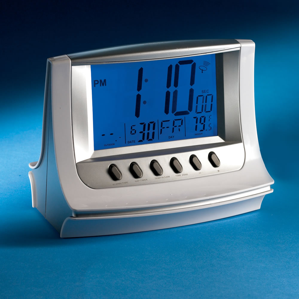 The Large Display Always Set Alarm Clock   Hammacher Schlemmer 