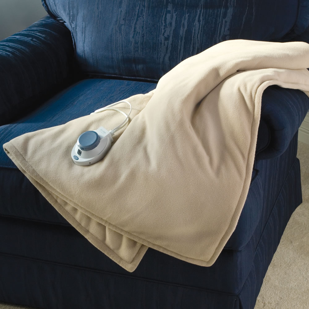 The Low Voltage Heated Throw   Hammacher Schlemmer 