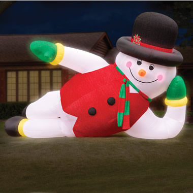 The 20 Inflatable Snowman   Hammacher Schlemmer 