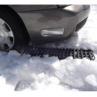 The Easy Reach Snow Removal Car Tool - Hammacher Schlemmer