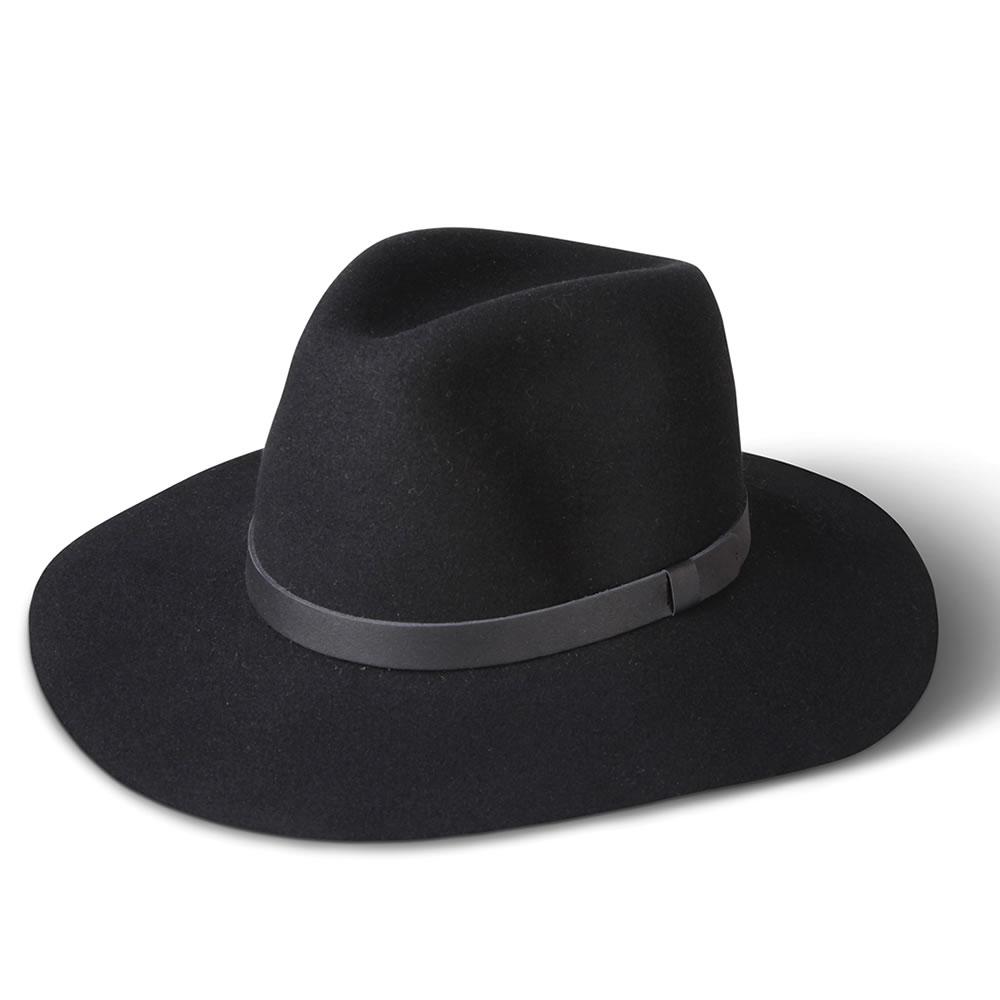 Шляпа мужская спб. Шляпа нуарного детектива. Шляпа Боярского. Шляпа Барон men черный 55. Мужчина в шляпе.