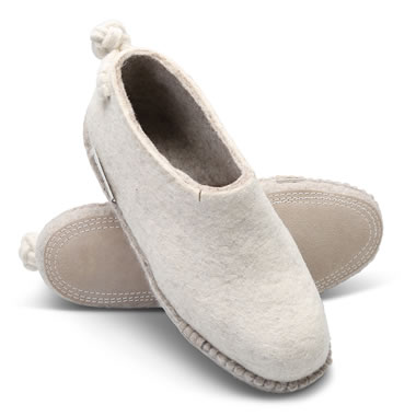 The Handcrafted Mongolian Wool Slippers (Women's)