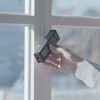The World's First Bilateral Laser Distance Measurer