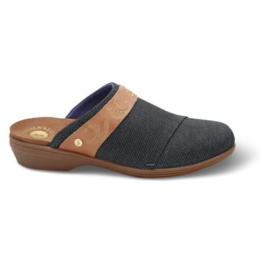 arch support clogs