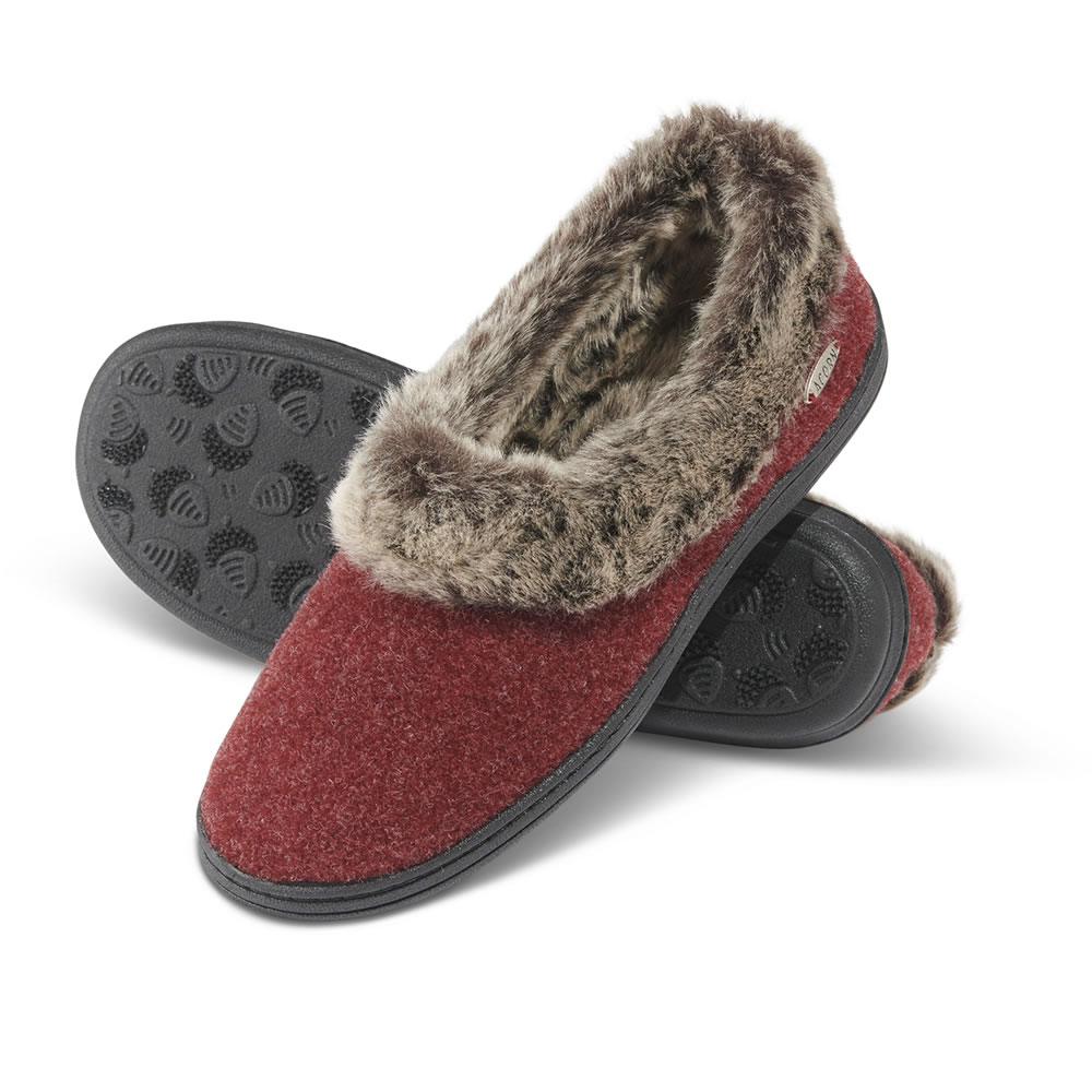 The Plush Comfort Slippers - Hammacher Schlemmer