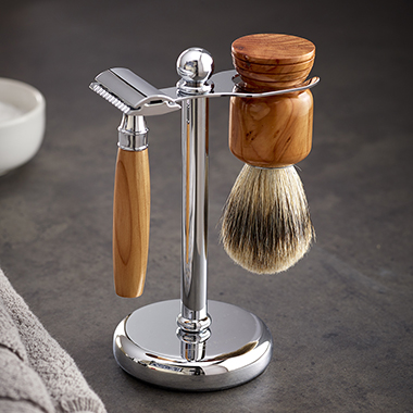 The Sherwood Forest Yew Shaving Set