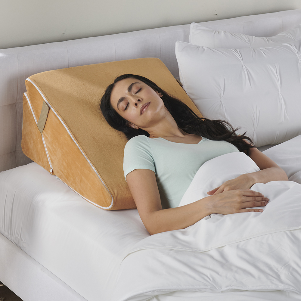 The Pain Relieving Adjustable Bed Wedge - Hammacher Schlemmer