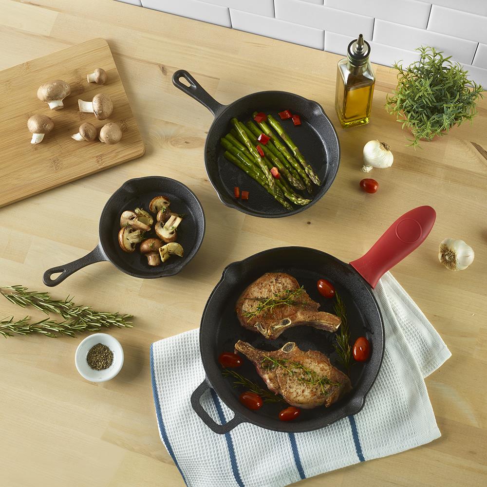 Lodge cast iron cookware up to 30% off