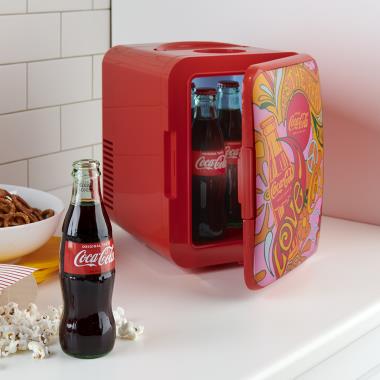 I'd Like To Buy The World A Coke Mini Fridge - Hammacher Schlemmer