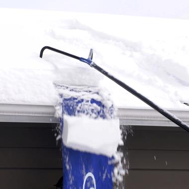 The Advanced Snow Roof Rake - Hammacher Schlemmer