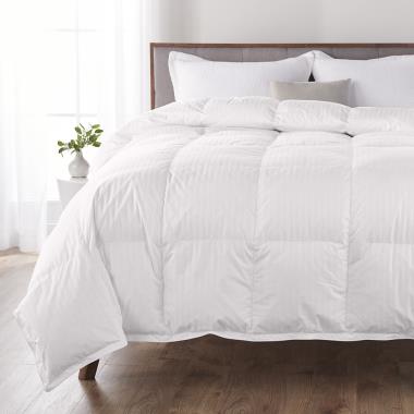 The Superior European Goose Down Comforter (Queen)