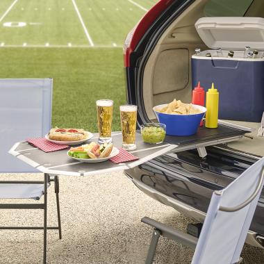 The Sturdy Locking Tailgate Table Hammacher Schlemmer