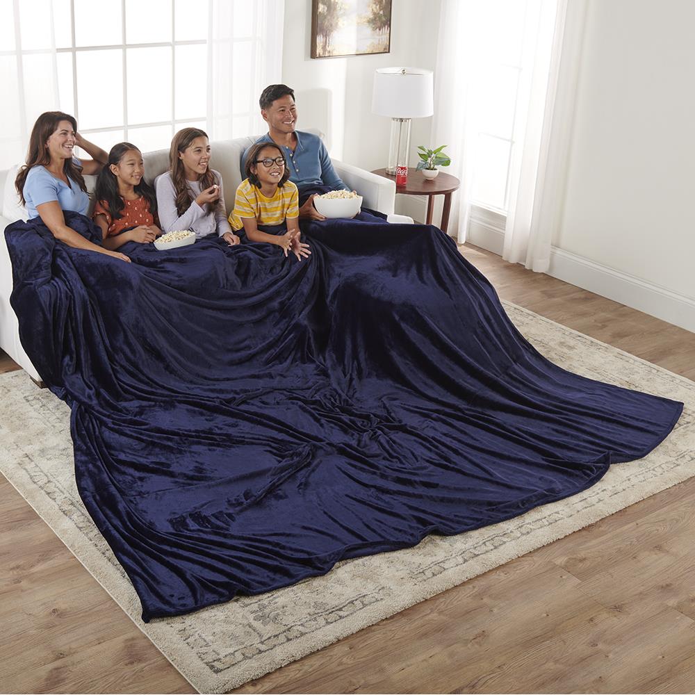 the-world-s-largest-blanket-hammacher-schlemmer