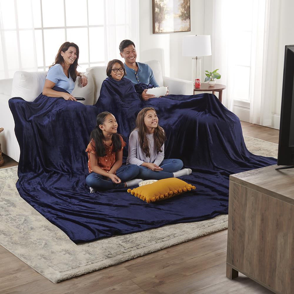 the-world-s-largest-blanket-hammacher-schlemmer