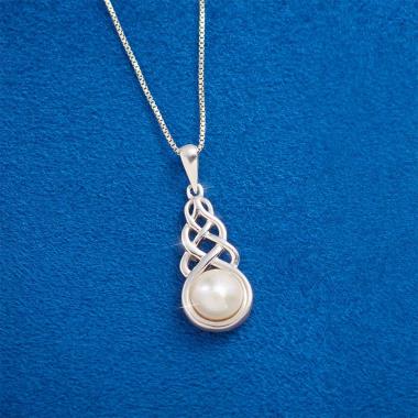 Celtic hot sale pearl necklace